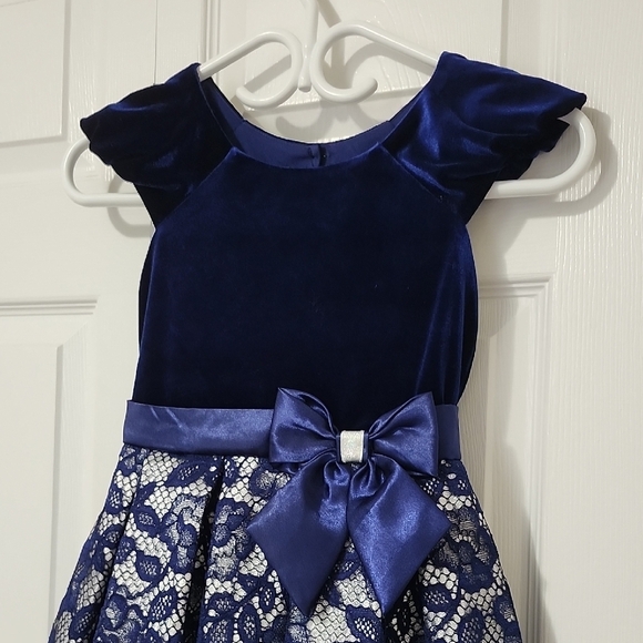Jona Michelle Navy Velvet and Lace Kids Dress - Picture 2 of 6